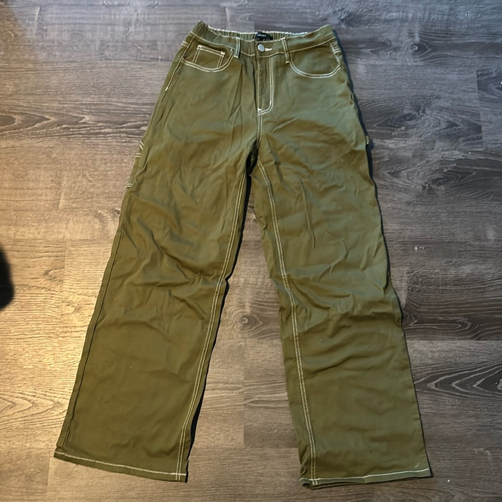 Green cargo pants